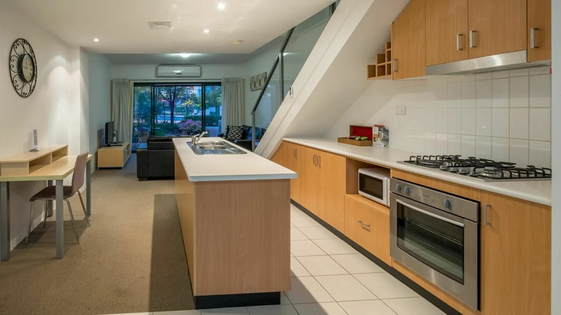 Perth Ascot Central Apartment Hotel Official 4*,
